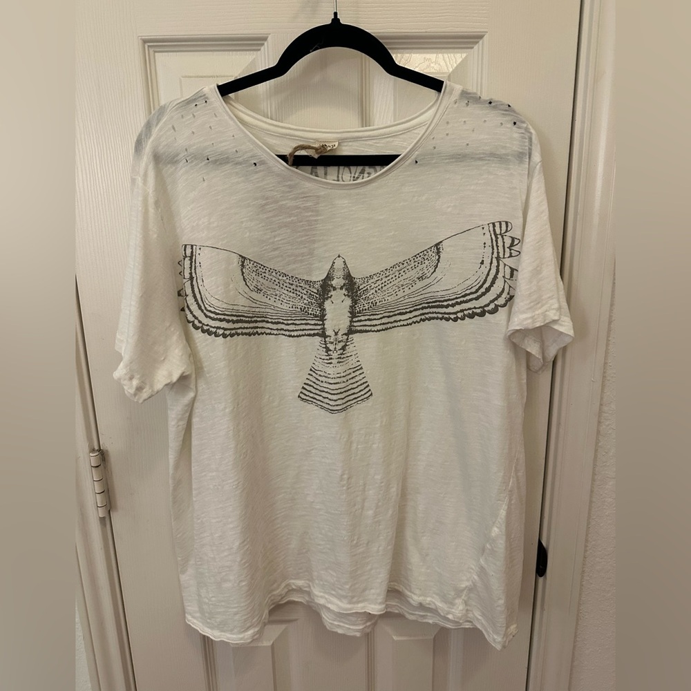 Magnolia Pearl White Tee with Bird Graphic